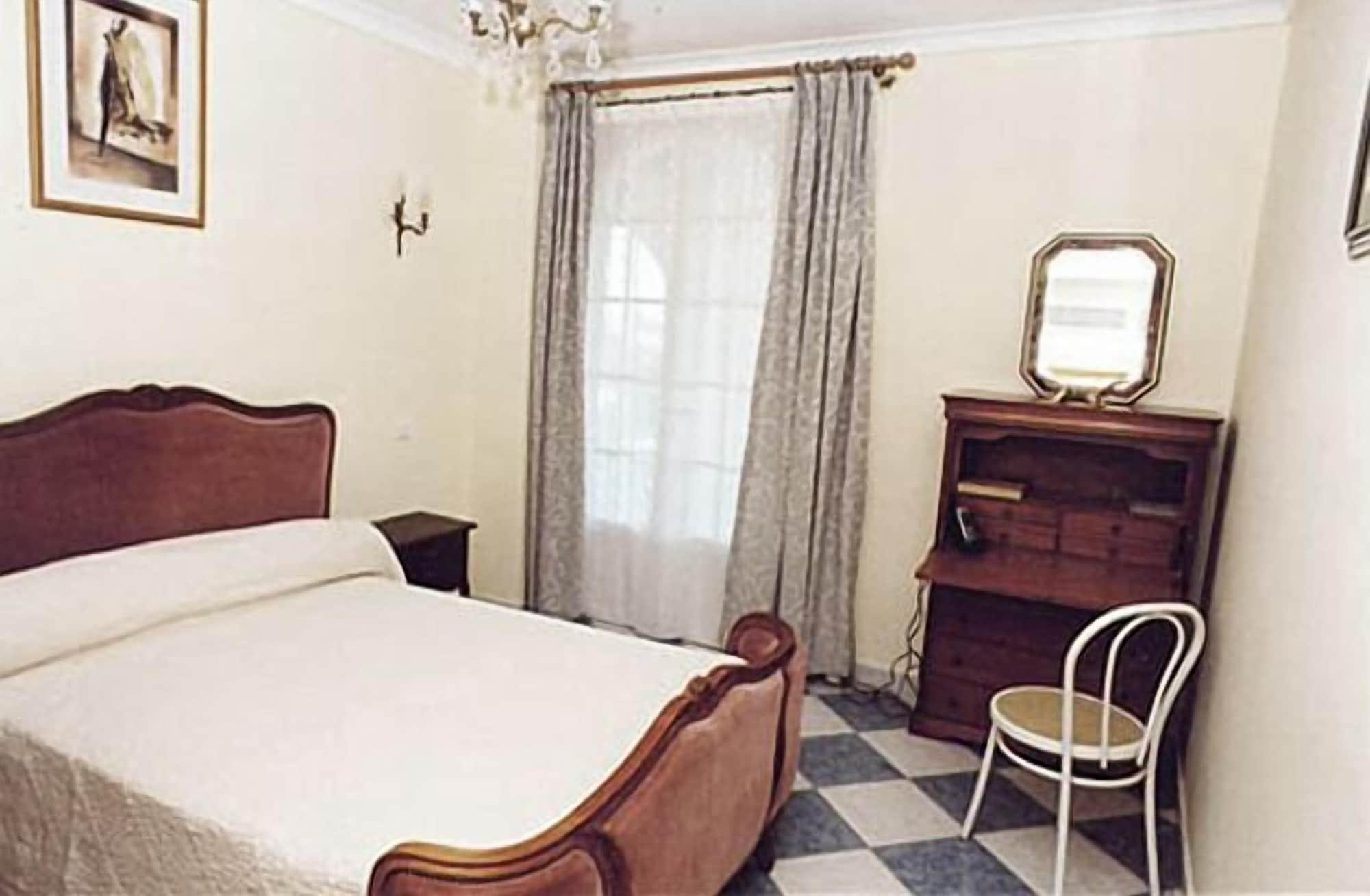 לינה וארוחת בוקר קאלבי The Manor מראה חיצוני תמונה