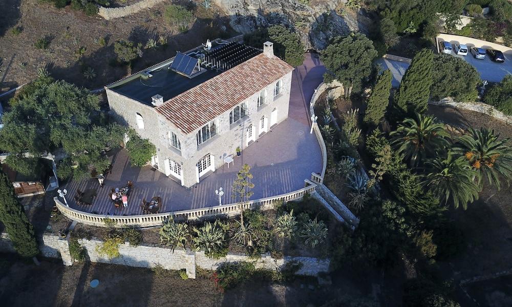 לינה וארוחת בוקר קאלבי The Manor מראה חיצוני תמונה
